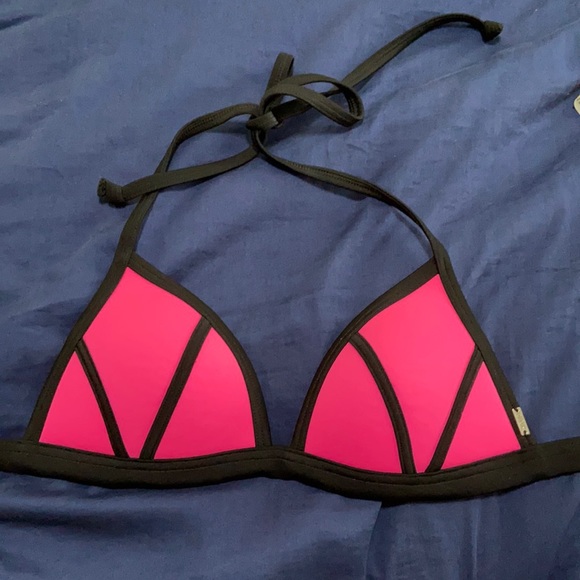 Pink triangle bikini top - Picture 1 of 3
